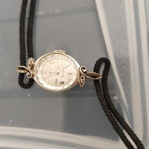 Vintage Benrus watch tiny diamond chips